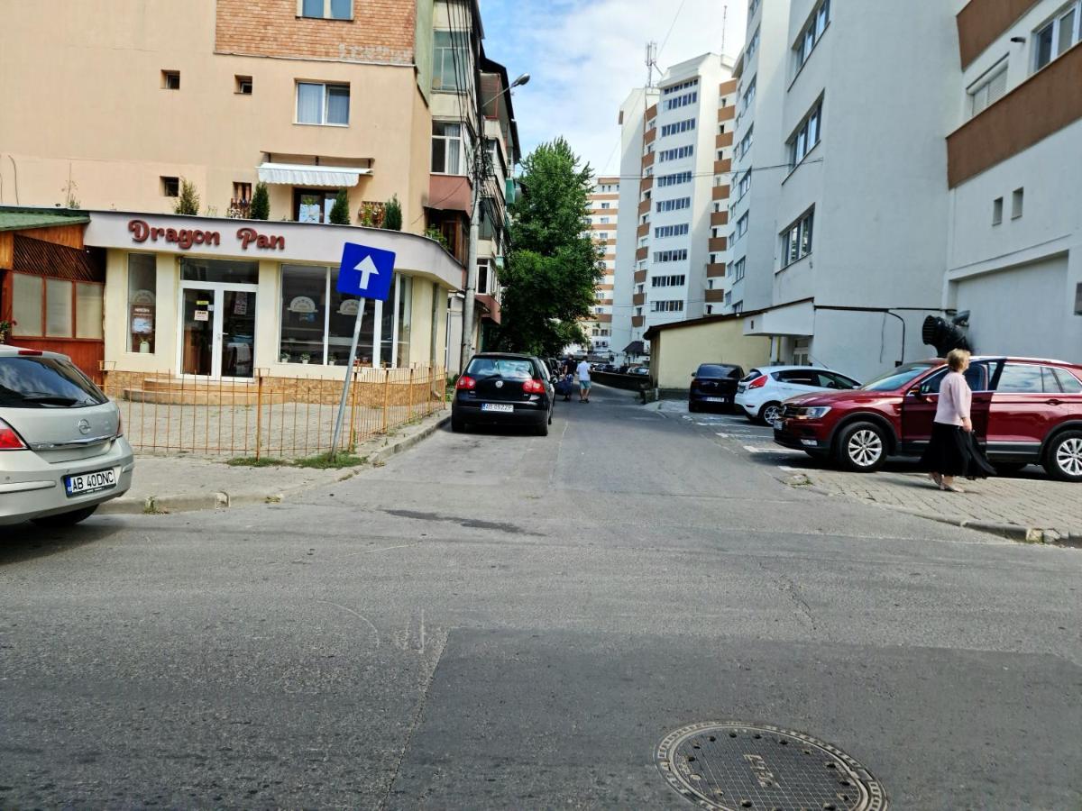 Appartamento Garsoniera 1 Decembrie Alba Iulia Esterno foto